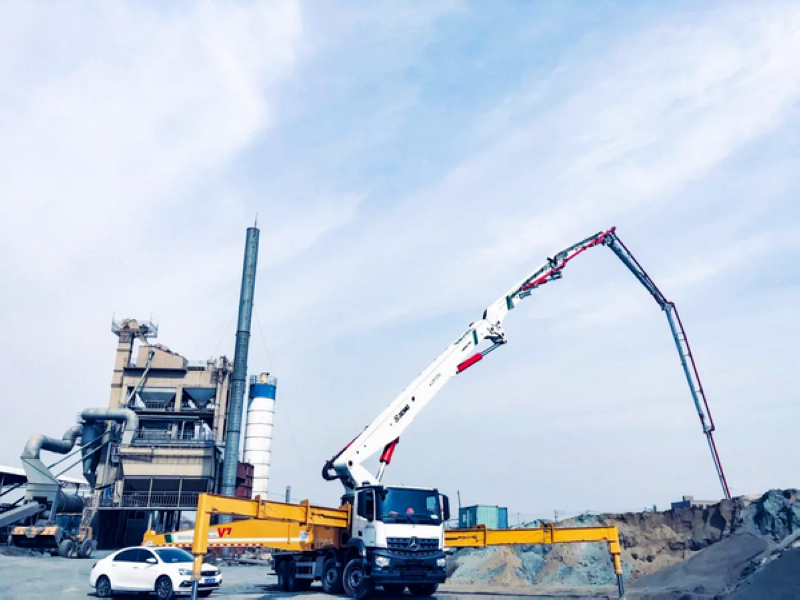 Building a Dream World of Ice and Snow, XCMG Helps Winter Miracles