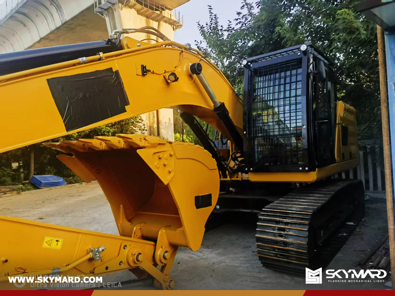 Guatemala - 1 Unit CAT 320 Excavator