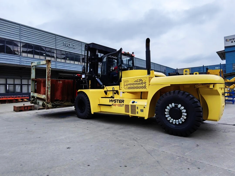 Heavy-Duty Forklift Delivery Marks New Win-Win Cooperation