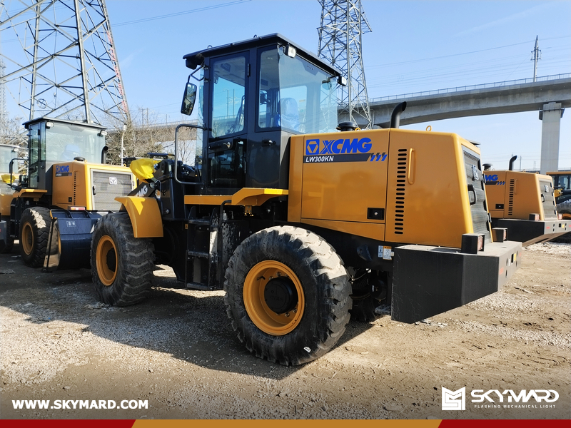 Argentina - 1 Unit XCMG LW300KN & 1 LW300FN Wheel Loaders & 1 Unit LOVOL M1604-5R (G4) Tractor