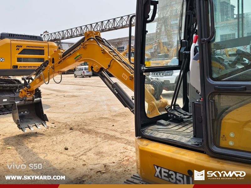 Ecuador - 1 Unit XCMG XE35U Crawler Excavator