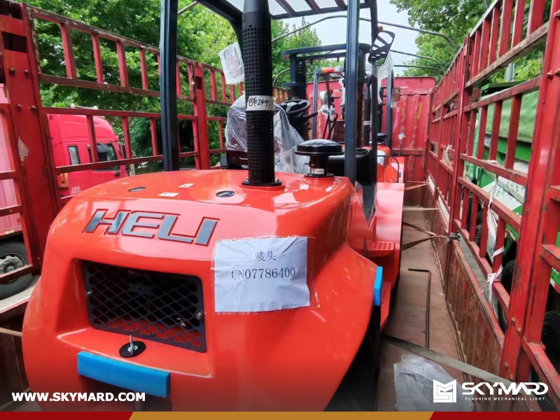 Fiji - 1 Unit HONGYUAN HY400 concrete mixer & HELI CPCD30 All Terrain Fork lift & LUTONG LTB904 Tractor