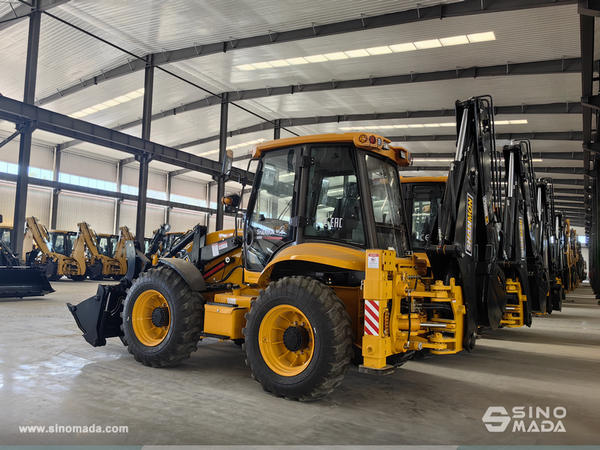 Russia - 1 SHANMON 388H Backhoe Loader & 1 ZOOMLION FD30 Forklift